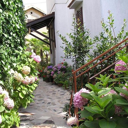 Apartments Villa Ida Abbazia Esterno foto